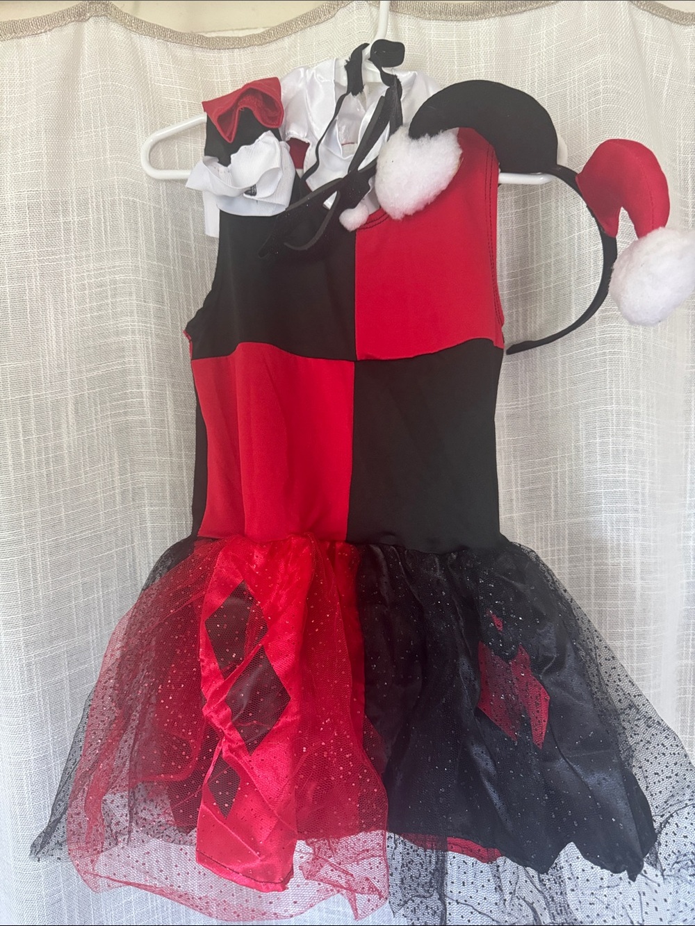 DC Harley Quinn Halloween Costume for Children, Girls' Size S (6/6x), by Rubies